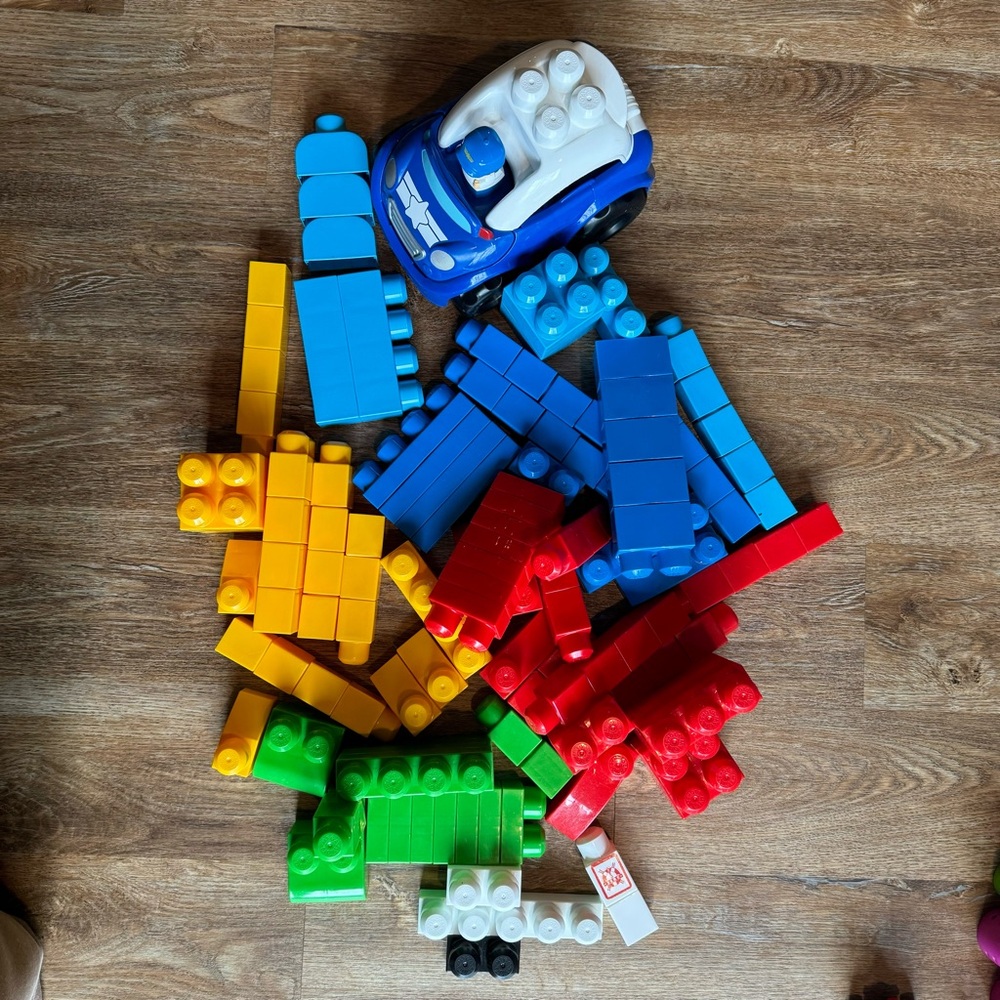 Mega Bloks First Builders Big Building Blocks with Police Car - Multicolor